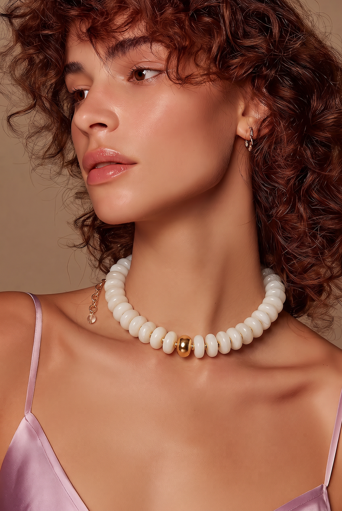 COLLAR CUENTAS BLANCAS