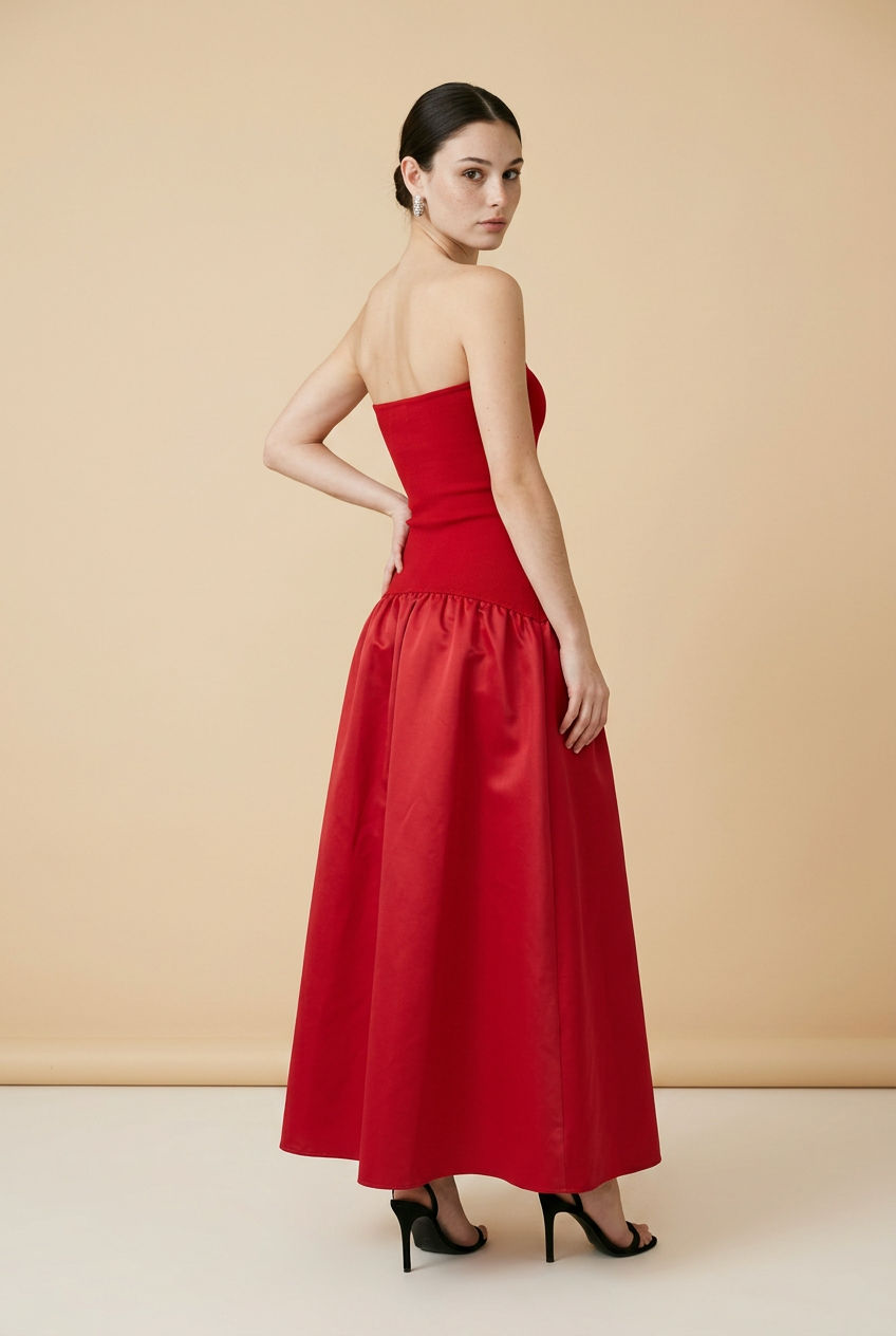 VESTIDO STRAPLESS MIDI ROJO Y NEGRO