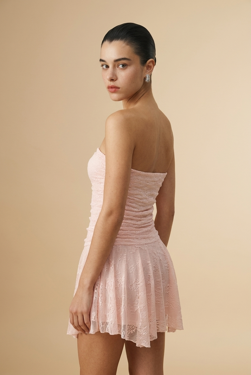 VESTIDO STRAPLESS CORTO